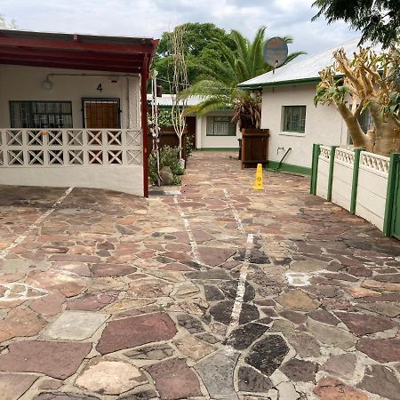 Ramblers Self Catering Accommodation Windhoek Exterior foto