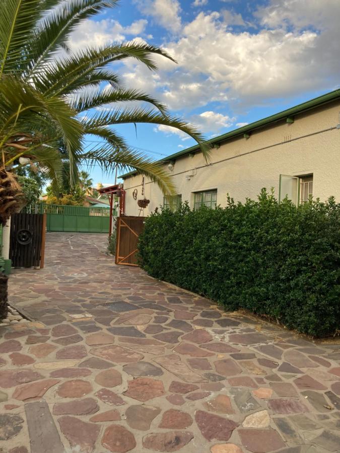 Ramblers Self Catering Accommodation Windhoek Exterior foto