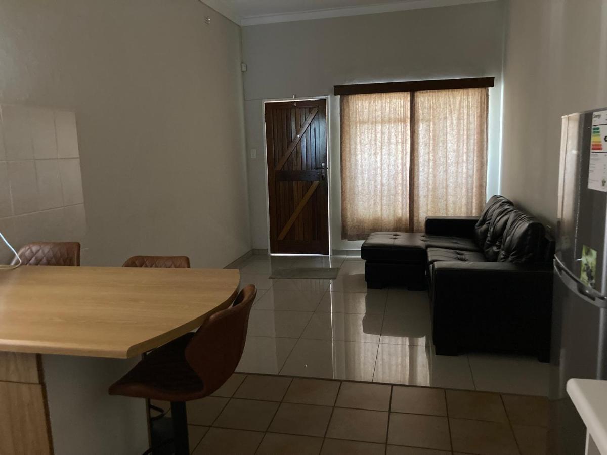 Ramblers Self Catering Accommodation Windhoek Exterior foto