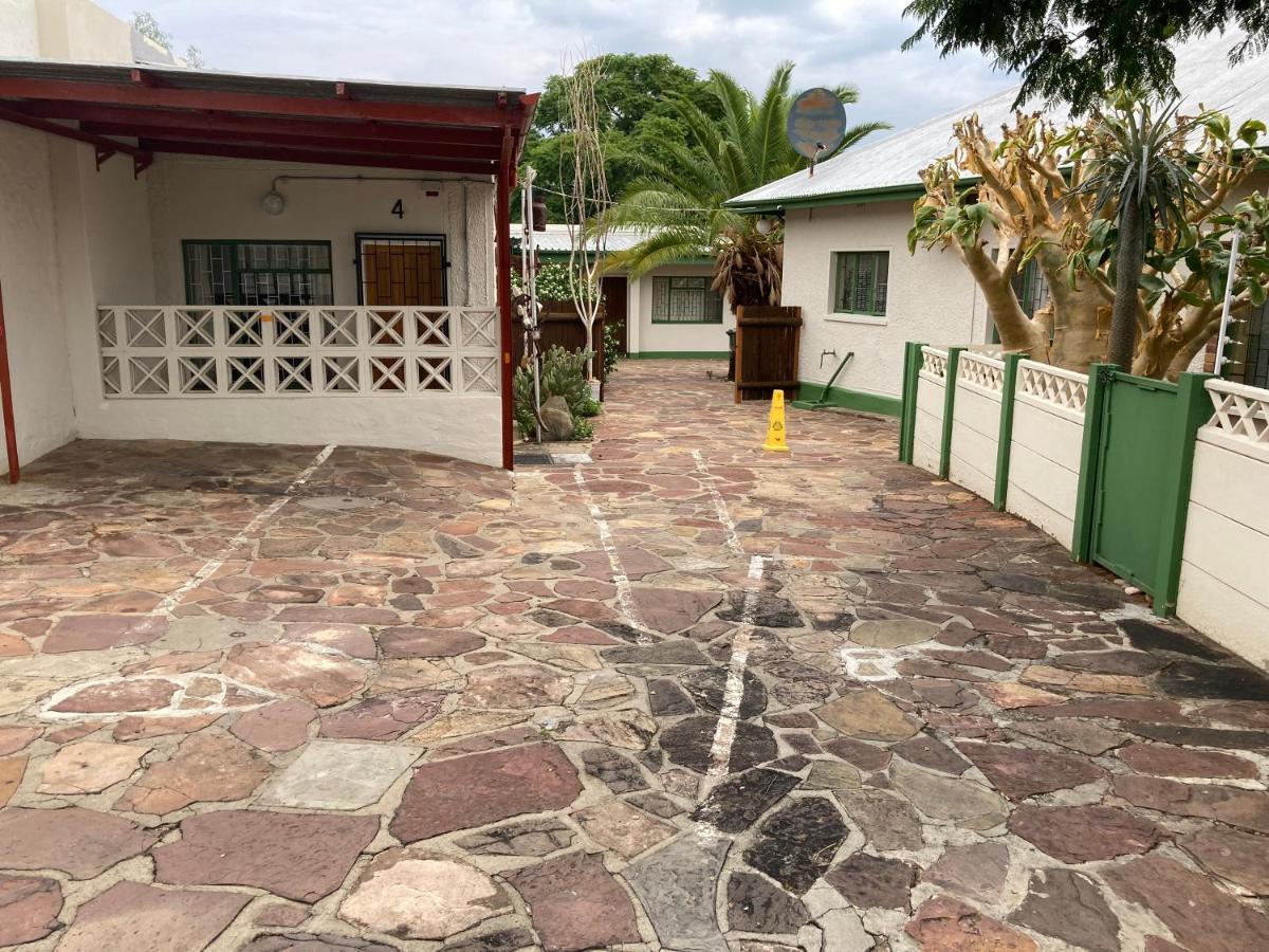 Ramblers Self Catering Accommodation Windhoek Exterior foto