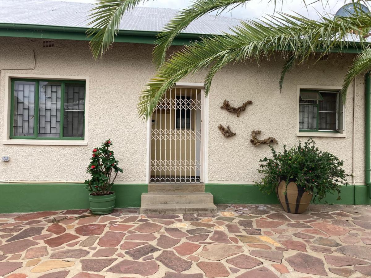 Ramblers Self Catering Accommodation Windhoek Exterior foto