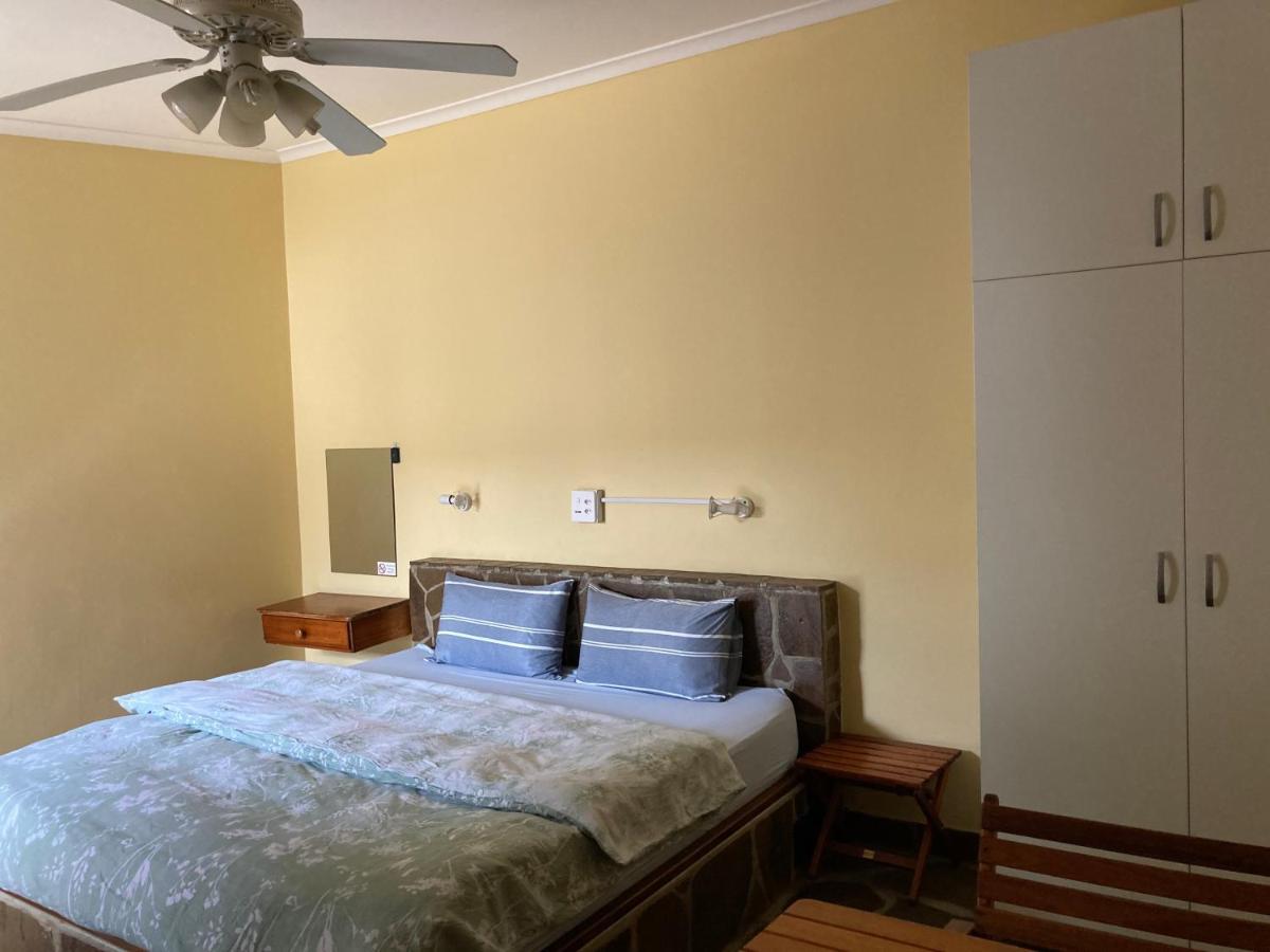 Ramblers Self Catering Accommodation Windhoek Exterior foto