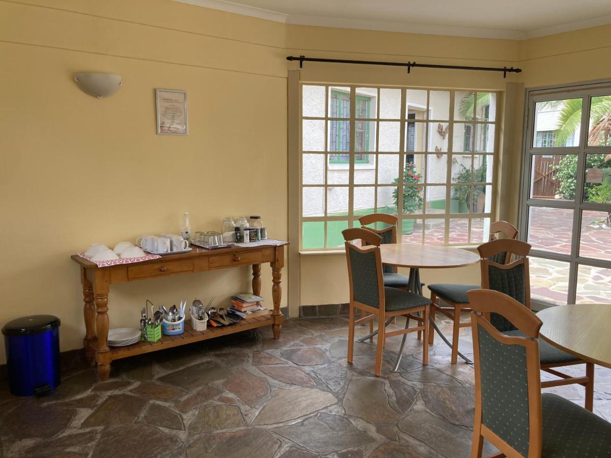 Ramblers Self Catering Accommodation Windhoek Exterior foto