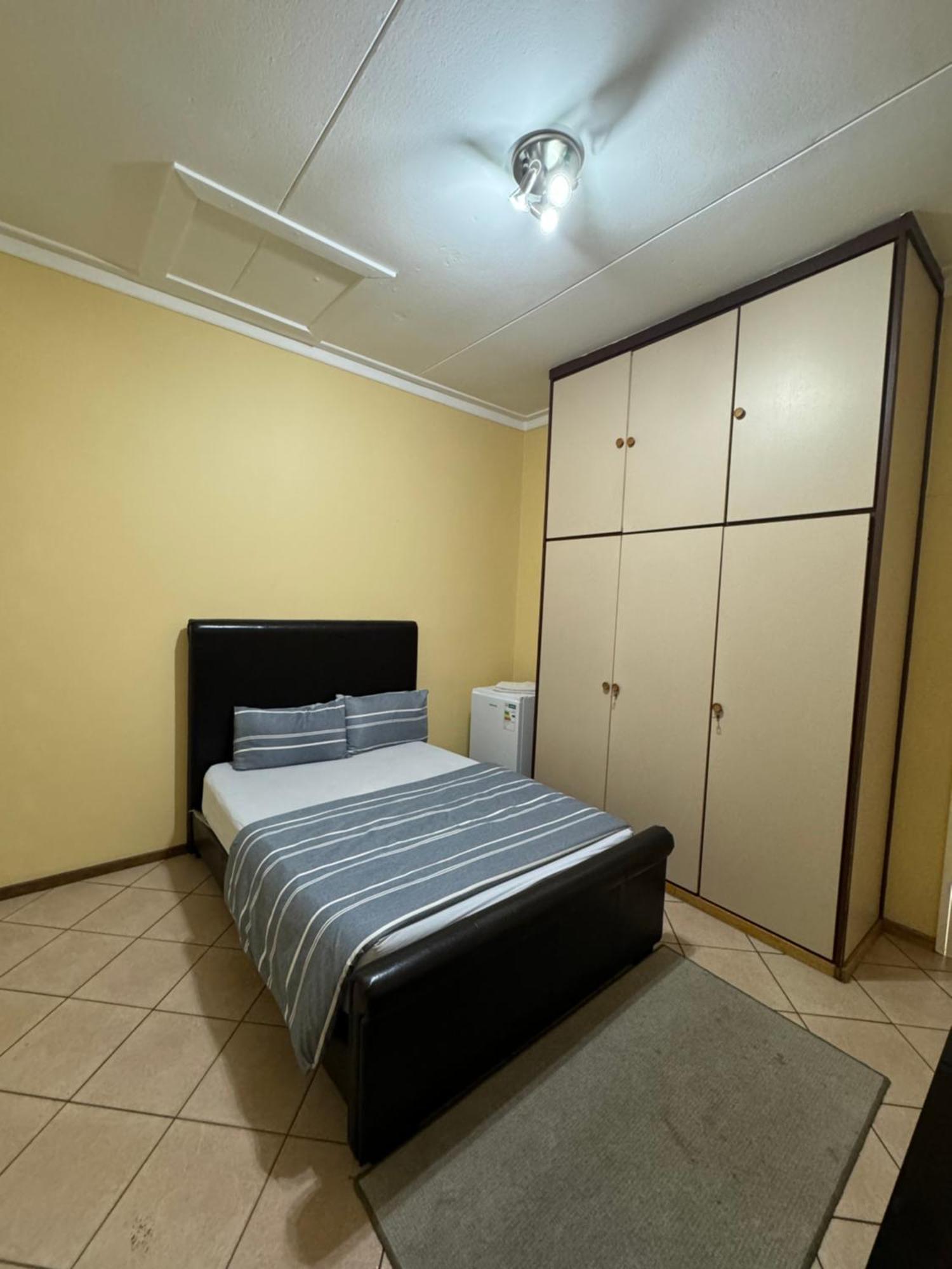 Ramblers Self Catering Accommodation Windhoek Exterior foto