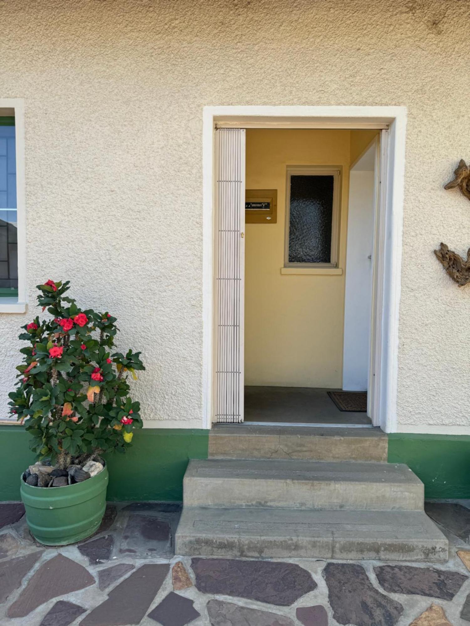 Ramblers Self Catering Accommodation Windhoek Exterior foto